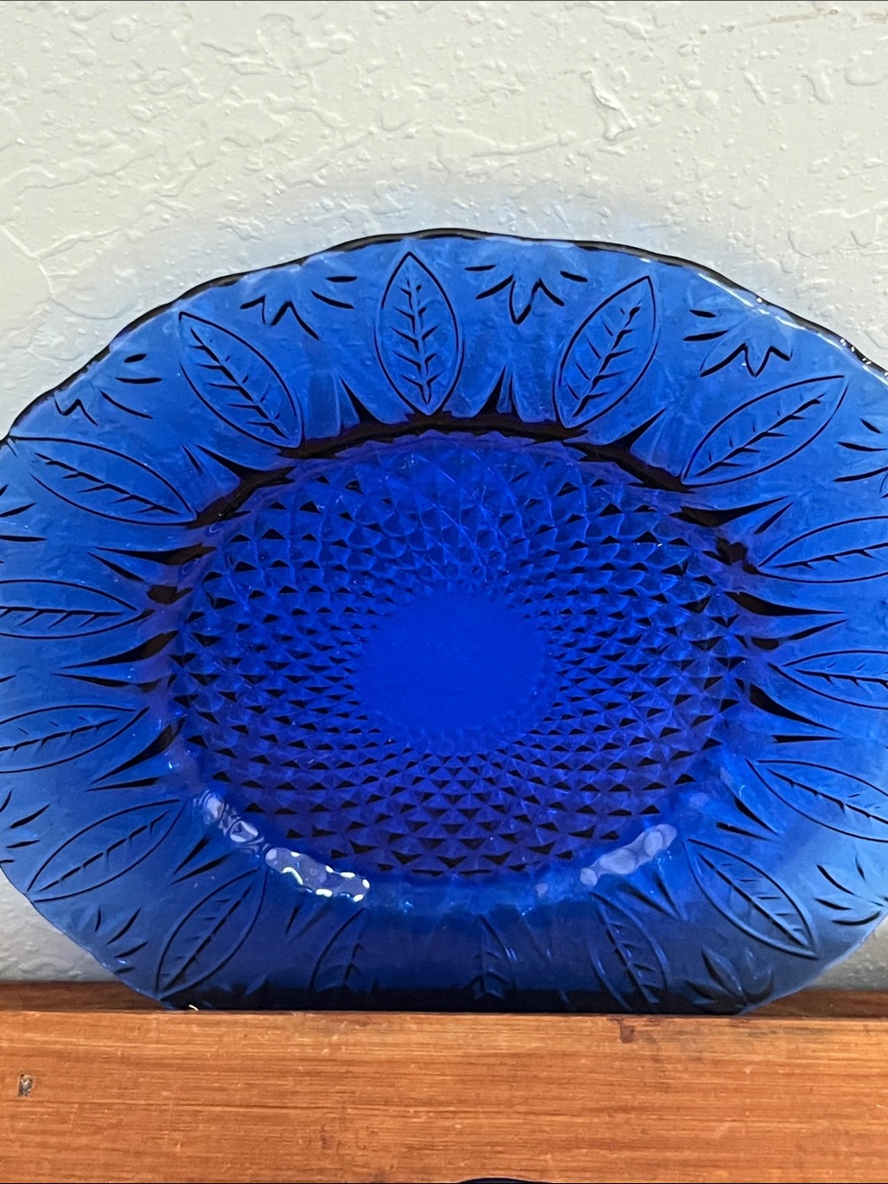 ARCOROC Avon Regal VTG Cobalt Blue Pressed Glass Salad /Dessert plates France